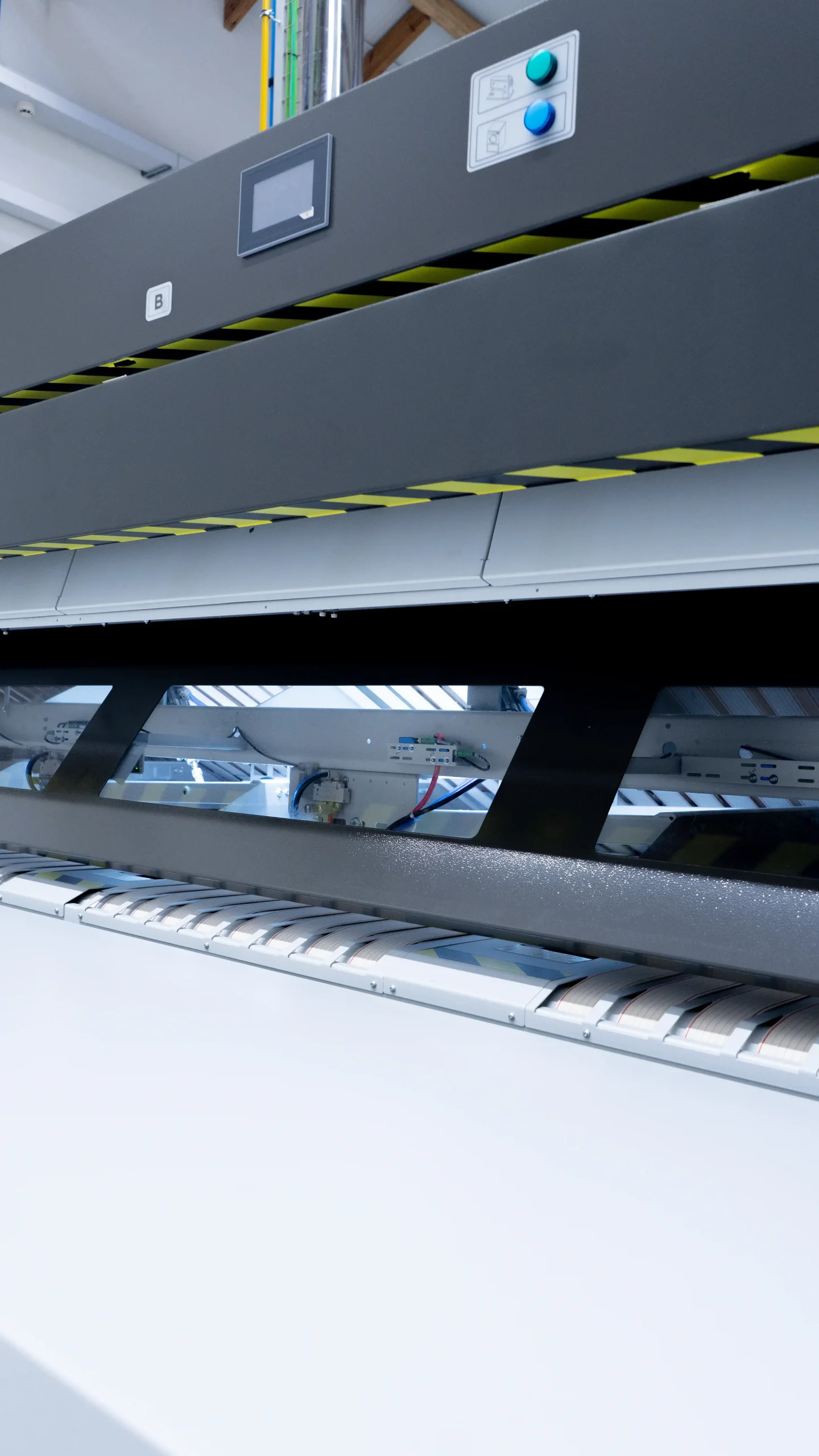 CE-certified, with transparent protective guards and easy-access panels