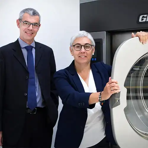 Mercè Girbau i Pere Girbau, fills de Pere i Toni Girbau respectivament, assumeixen la direcció general.