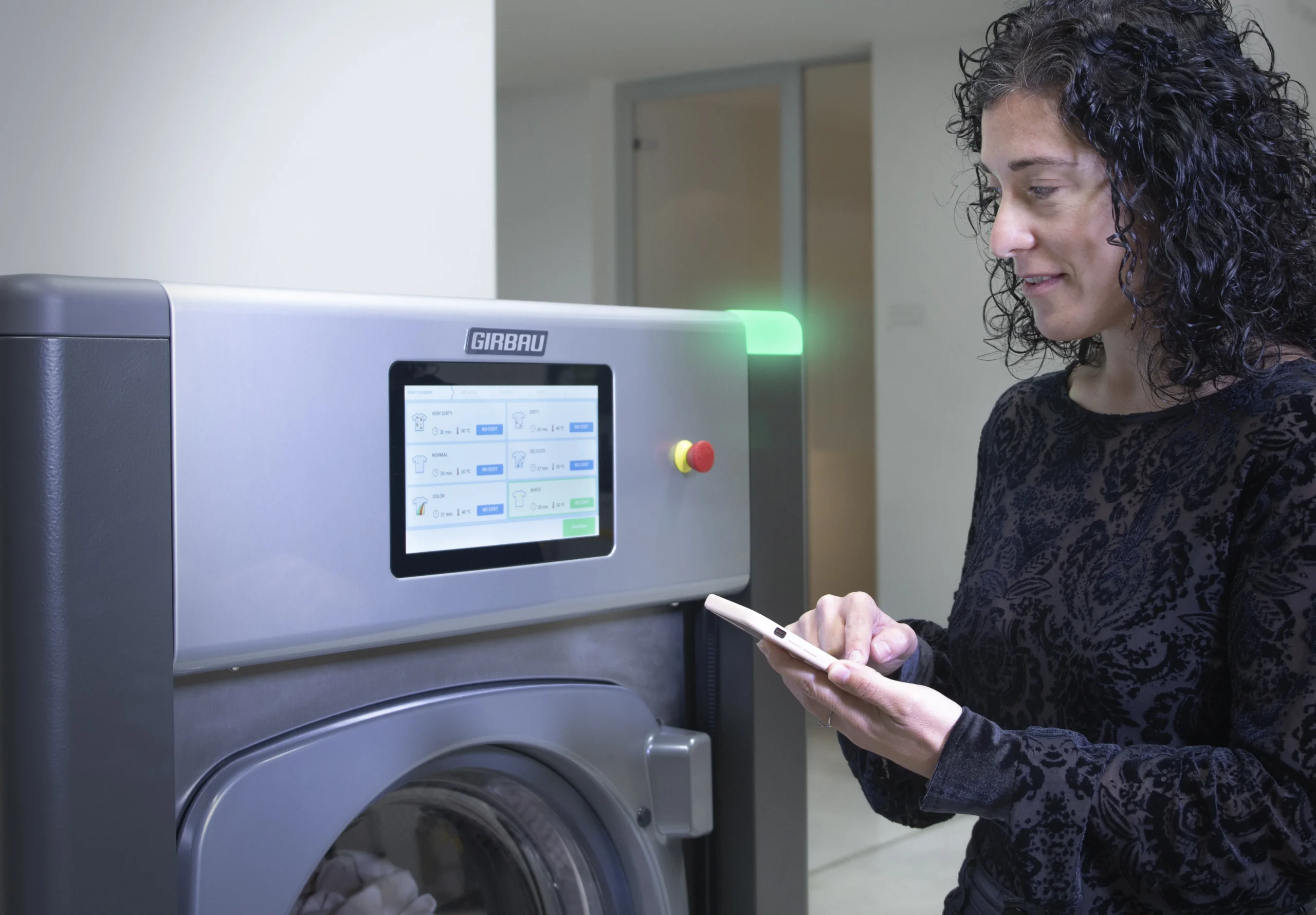 Connectivité native : BLE, Wi-Fi et IoT.