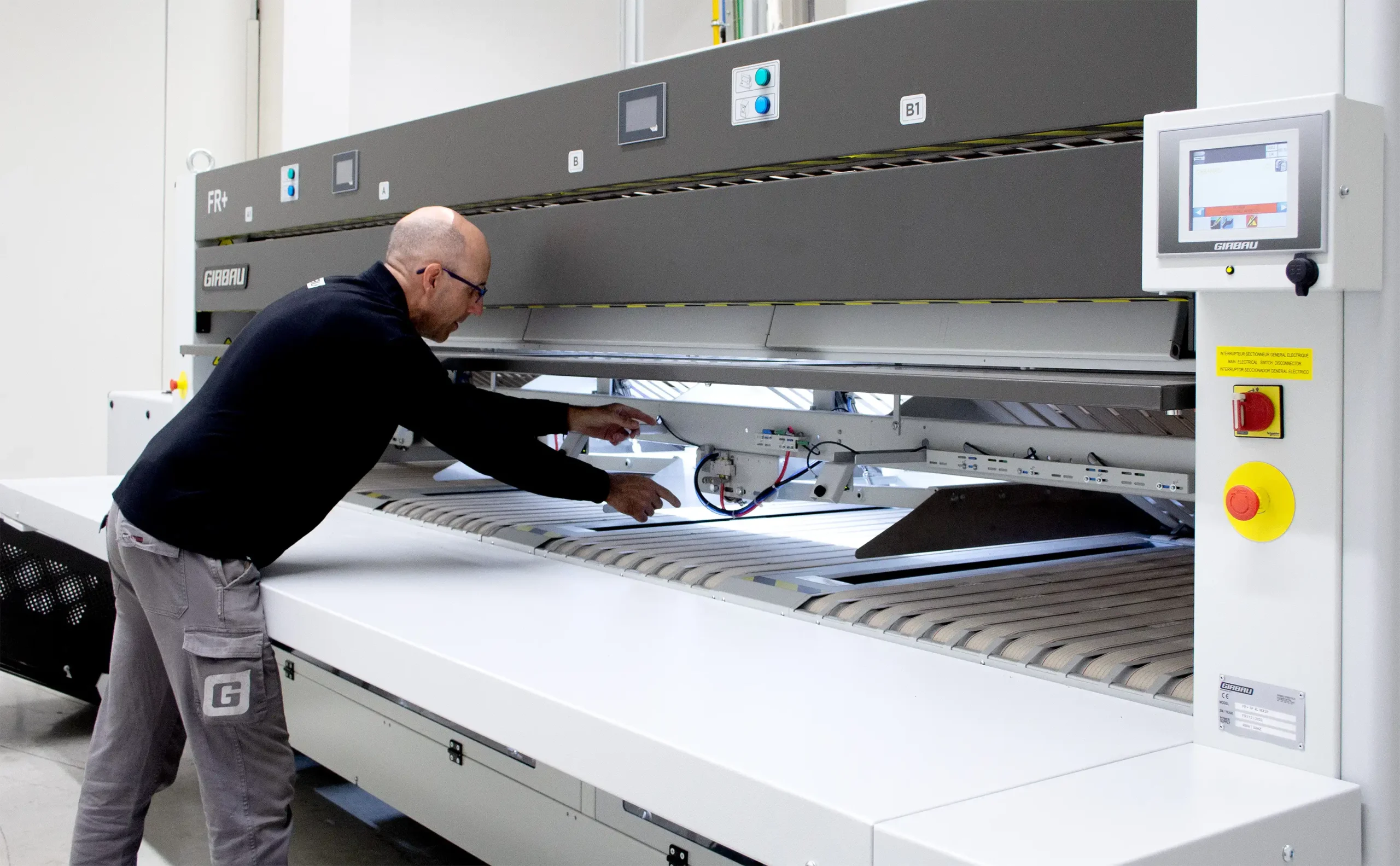 Disponible en trois largeurs : 3 m, 3,3 m et 3,5 m.