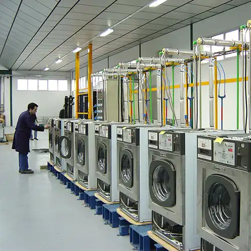 Produção em série da máquina de lavar com capacidade de 8 kg (17,6 libras) e abertura da subsidiária na Alemanha.