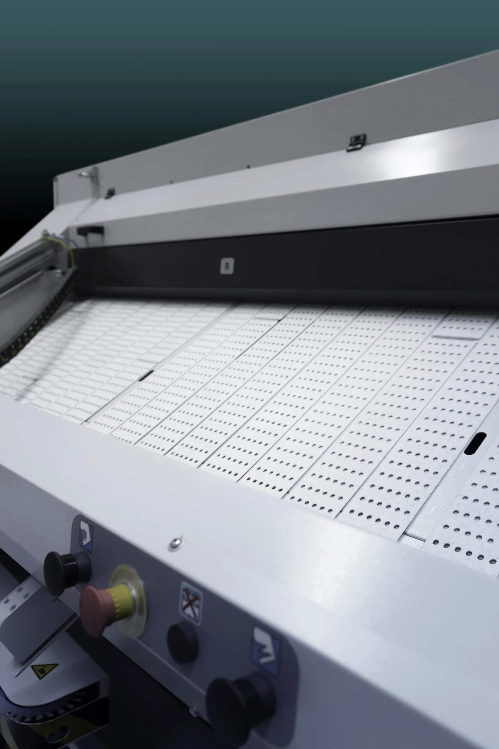 Ergonomic, compact design for safe and comfortable operation