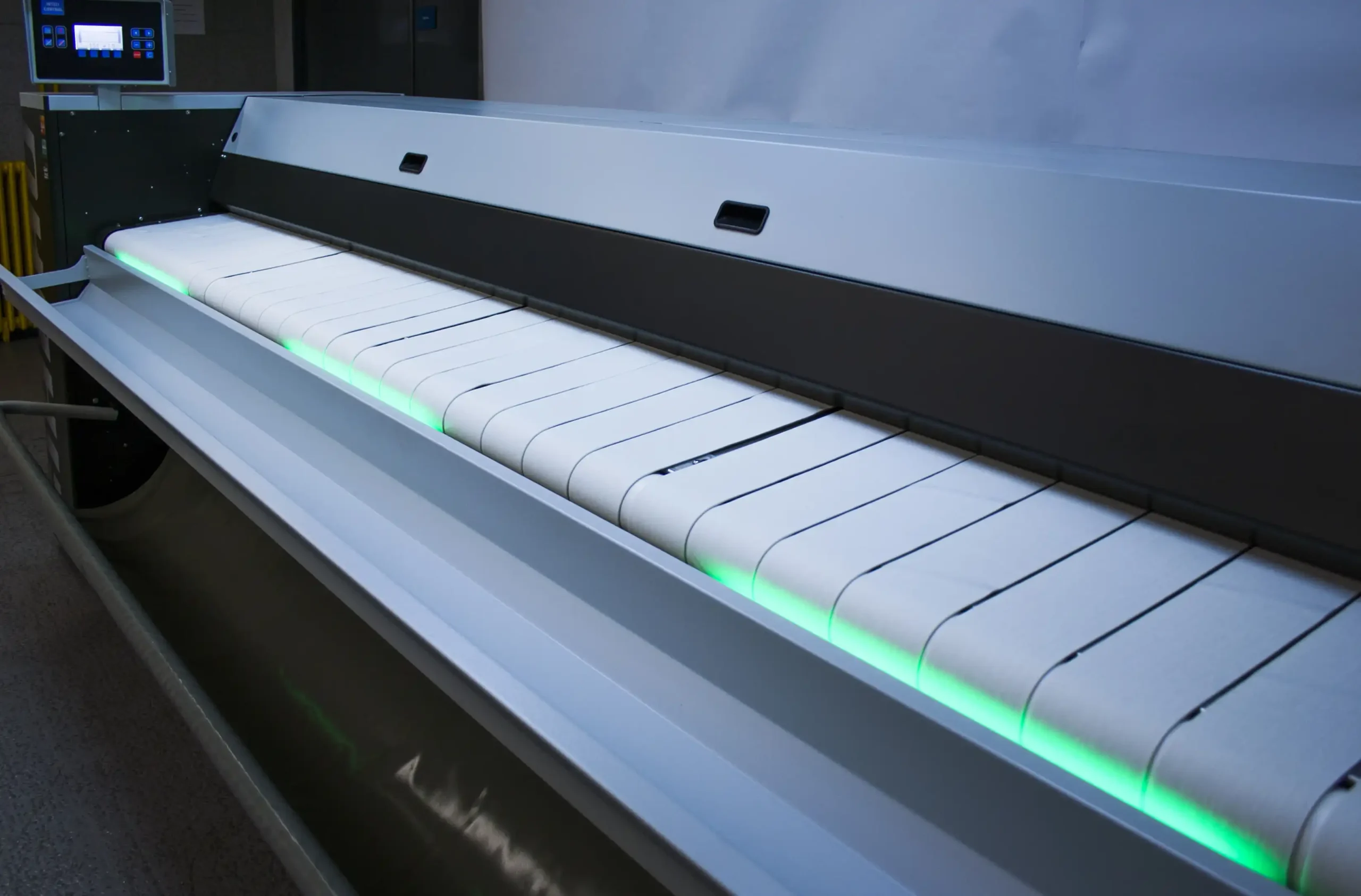 Ergonomic design reduces operator effort and enhances comfort