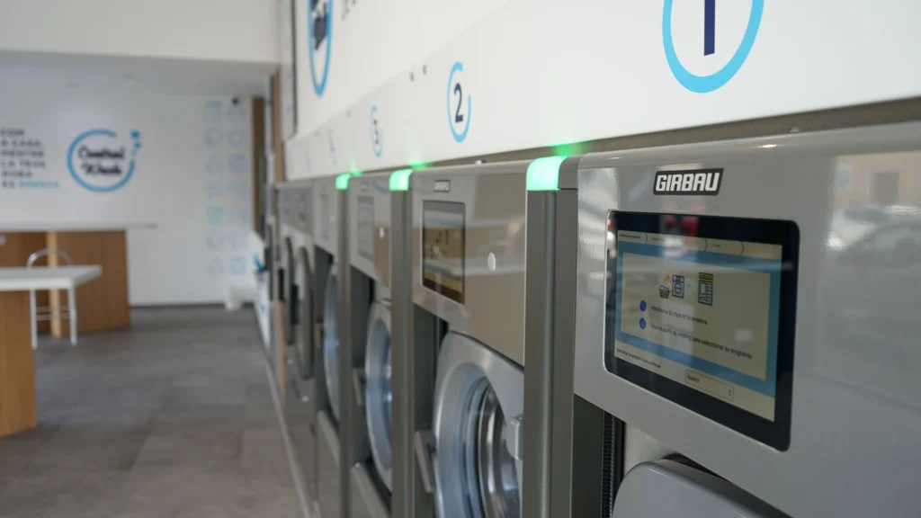 Building a Scalable Laundromat Business: Operations and Equipment Strategy